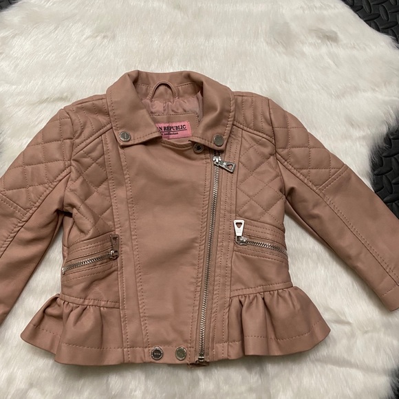 Coat - Picture 2 of 4